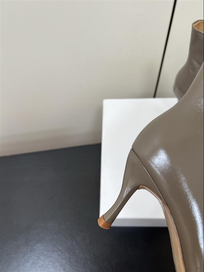 20251128174331691 390